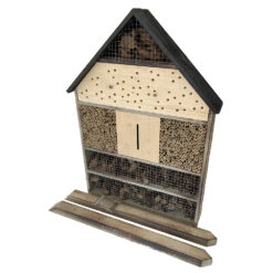 groot insectenhotel op palen